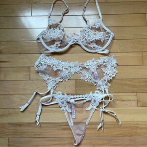 Victoria’s Secret White Floral Lingerie Set with Garter Belt 32D/M